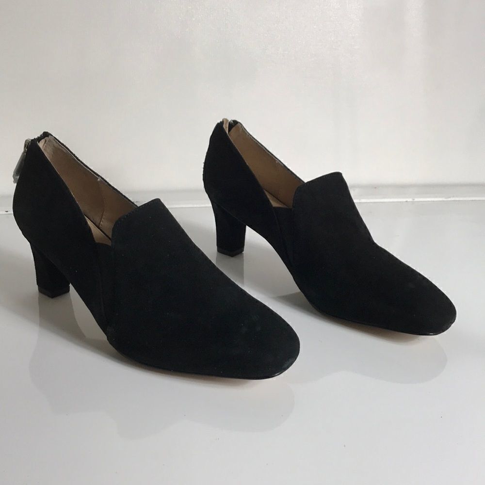 Adrienne Vittadini Suede Lave Classic Shootie Pump